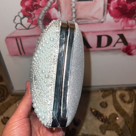 NIP White Beads Banquet Bag, Elegant Clutch Evening Bag For Women Chain Bag - Picture 10 of 12